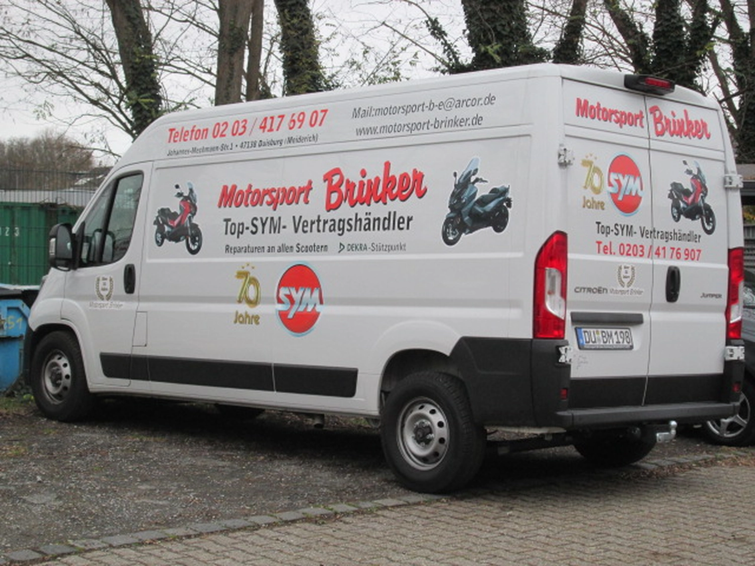 Motorsport Brinker - Motorräder & Scooter in Duisburg - Aufnahme aus dem Geschäft